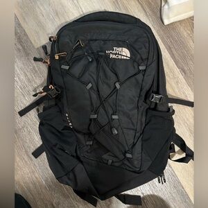 The North face backpack (NEW)